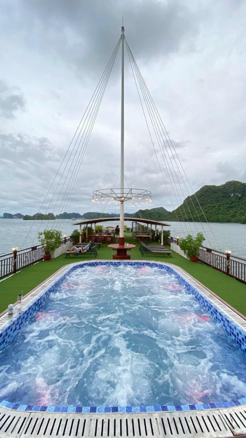 Calypso Cruises Hotel Cat Hai Екстериор снимка
