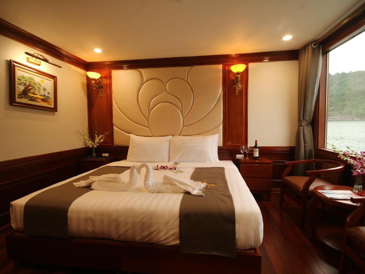 Calypso Cruises Hotel Cat Hai Екстериор снимка